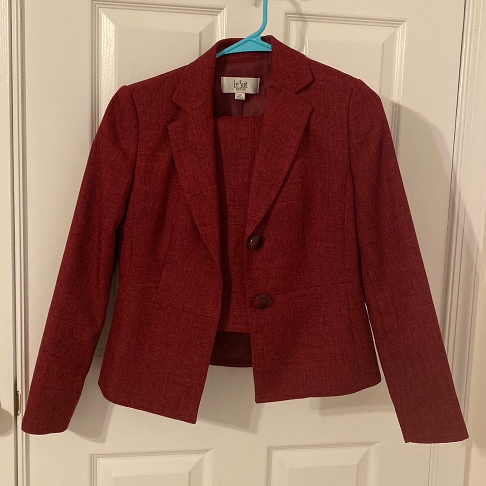Le Suit Petite 2P 2 piece - Jacket and Skirt - Red suite